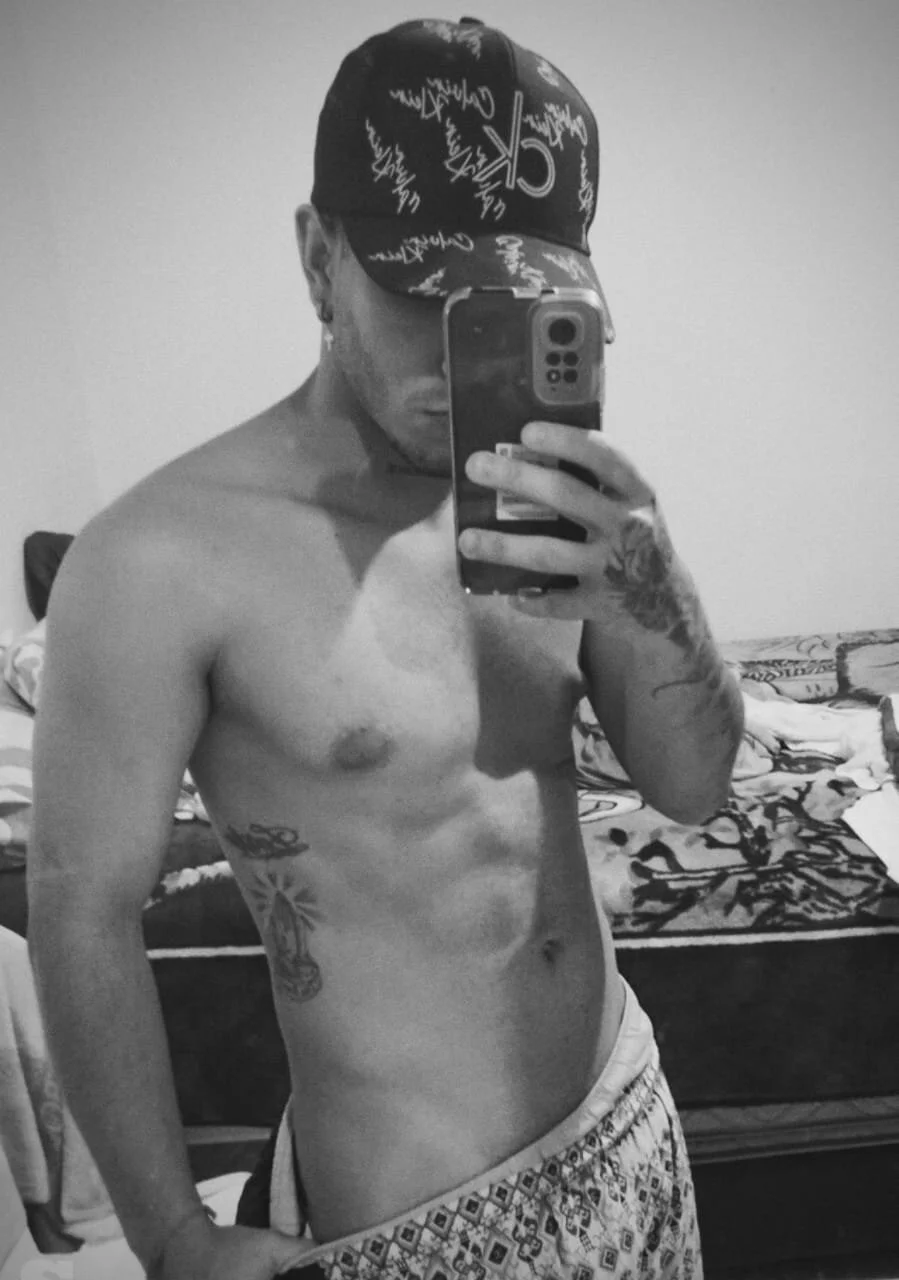 Трендове зображення  9325 Leon_Hotx