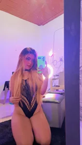 sweetholly_couple Public Pic 3