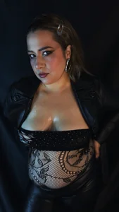 lindsay_taylorjoy SEXY AND DARK Pic 4