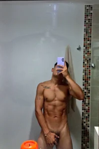 blorelopez Shower รูป 