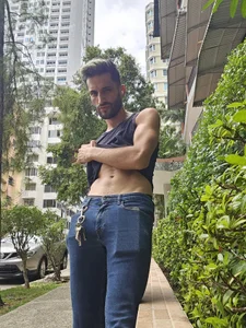 NicolasMave Public Pic 2