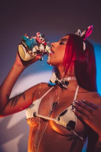 CinthiaCollins you want my milk 🐮💋 Pic