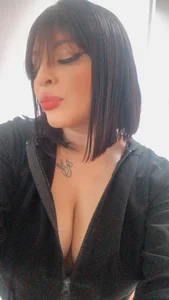 sherylgrey Come and give me kisses 🫦 Pic 3