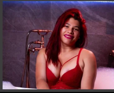 Public de ALMAWHITE  4 photos