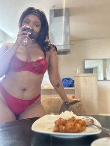 UzuriZahra01 Downtime with me🍷 Pic