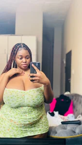 Yung-MissyのMitchyBoobsの 4枚の写真