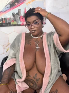 Anaa_Fuentess your favorite ebony is back😈🤤🙈 Billede 2