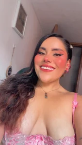 CamilJoness69 kullanıcısının Sensual Lady Girl 💕 albümü -  2 fotoğraf