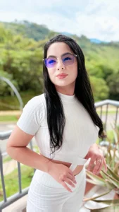 Lia_Hurley white Pic