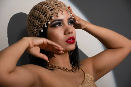 👑 Golden Queen od SenniaBella  2 snímek