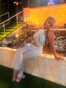 NatyLeonee The queen of your dreams Pic 3