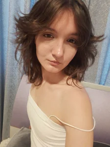 DebiHenks smile Pic 6