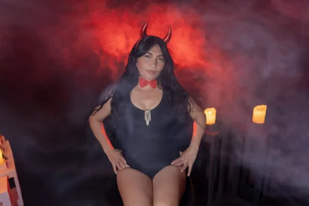 CameronGil kullanıcısının Halloween 💀🔥💀 albümü -  9 fotoğraf