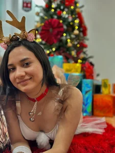 emmars_ christmas edition🎄🧑🏻‍🎄 Pic 3