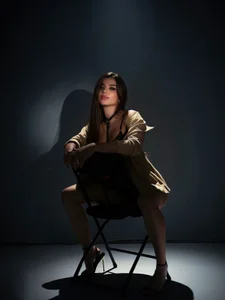 RoxanneHill_ Turn On The Ligths Pic 2