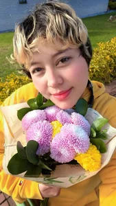 Anna_Pinup_x kullanıcısının yellow flower albümü -  5 fotoğraf