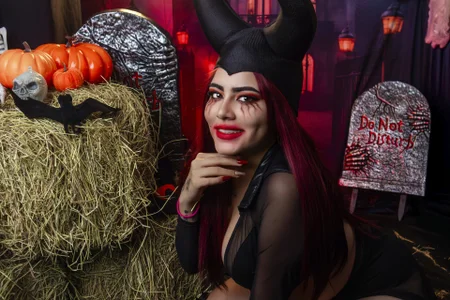 Koralynx A slightly naughty devil 🥵🤤 Pic 3
