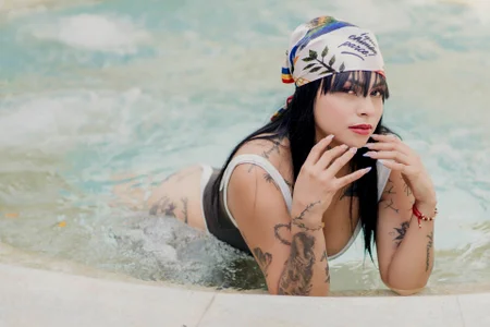 channel_guss Pool Day 🏖️🌸 Billede 3