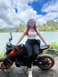 Student_of_Bdsm traveling on my motorcycle Foto 2