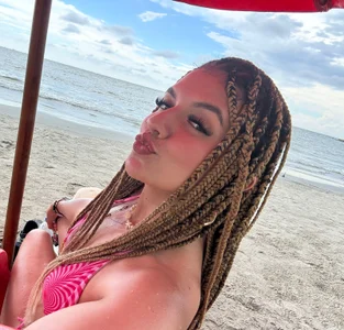 annavi_ Beach days 🌞⛱ Pic 2