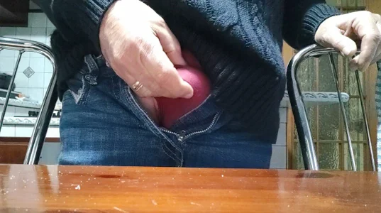 jhonschen's Sborra in cucina Sex Photo 1