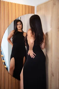 your girl in black🖤 de celeste_amour  7 Imagens