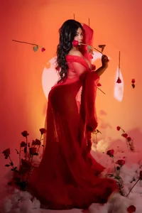 Dakota_Lee This February 14th… come and discover how passion blossoms 🌹 圖片 3