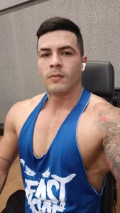 yo de andres-clark92  3 Imagens