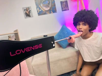 NaomiSaenz_ FUCK MACHINE! Yes, Iam so naughty for to eat your cock! Mmm curly hair, latino, caribbean, skinny slika 3