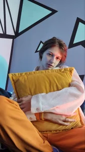 AnnaCringe Did I sell you a pillow? Pic 4