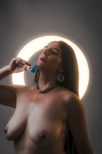 AnaDelaTorre Ring of Light ✨ صورة واحدة|AnaDelaTorre Ring of Light ✨ صورتان|AnaDelaTorre Ring of Light ✨  6 صور|AnaDelaTorre Ring of Light ✨  6 صورة