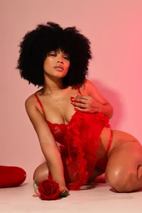 naia_blessed beautiful and dangerous like a rose on Valentine's Day Pic 7