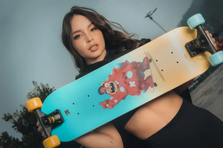 AnnieHallX kullanıcısının Glide on skates albümü -  3 fotoğraf