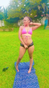 Kinky-Toya Public Pic 3