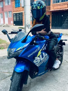 Biker girl 🩵✨ od Antonella_Torres2  2 snímek