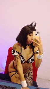 alejita_machado 🤍🖤🤍🤍 Pic 2