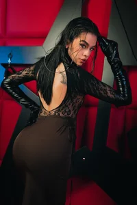 AlanaCraft Sexy dominatrix Pic 3