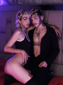 MidnightSinnersのMore usの 2枚の写真