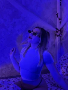 Mercedes_Robinson Let's finish this bottle together Foto