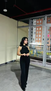 jones_cassie How does black look on me? Pic 4