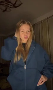 Ashleycol Public Pic 2