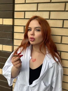 RedheadQueen_のSMOKE FOR Uの 6枚の写真