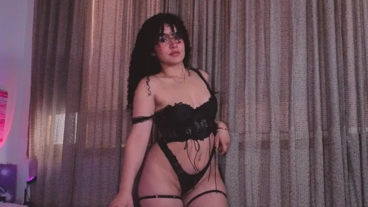 Don’t keep a lady waiting. ⏳👠 de missvaneblake Foto 3