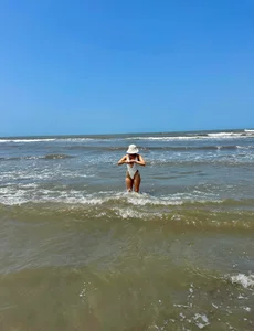 Valen_ross_ I really like the beach 🏝️💋 Pic 2