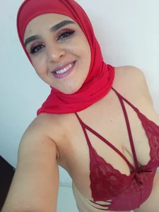 a naughty minded arab od Nahid_Jaziri1  3 snímek