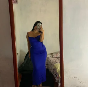 AlejandraScott Walking Immagine 