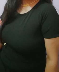 Public de BustyHotWifey  2 Imagens