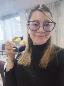 Chanelll_Taylorr_ Making artisanal aromatic candles Pic 3