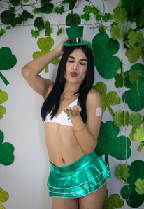 Silvanna-Casstro You found your four-leaf clover 💋🍀 Poză