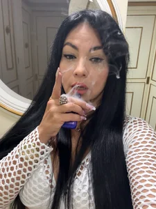 Hot_beauty__ It's a nice day Pic 3